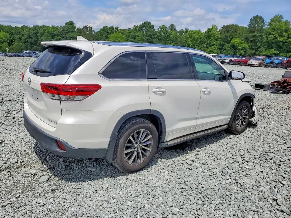 2018 TOYOTA HIGHLANDER XLE  