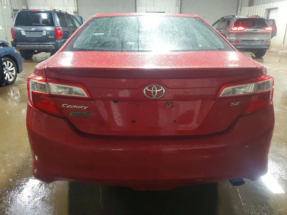 2014 TOYOTA CAMRY SE  