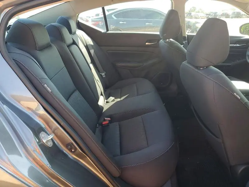 2022 NISSAN ALTIMA SV  