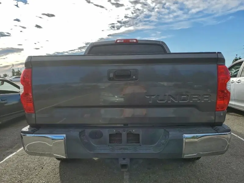 2015 TOYOTA TUNDRA CREWMAX SR5  