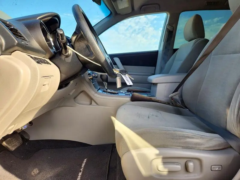 2013 TOYOTA HIGHLANDER PLUS  