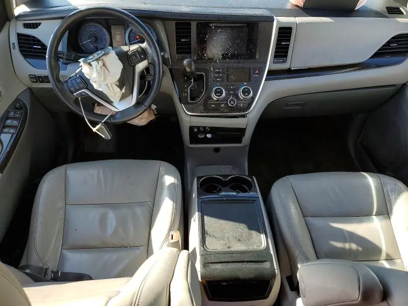 2017 TOYOTA SIENNA   