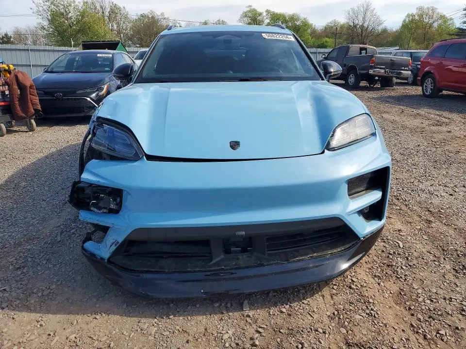 2025 PORSCHE MACAN TURBO  