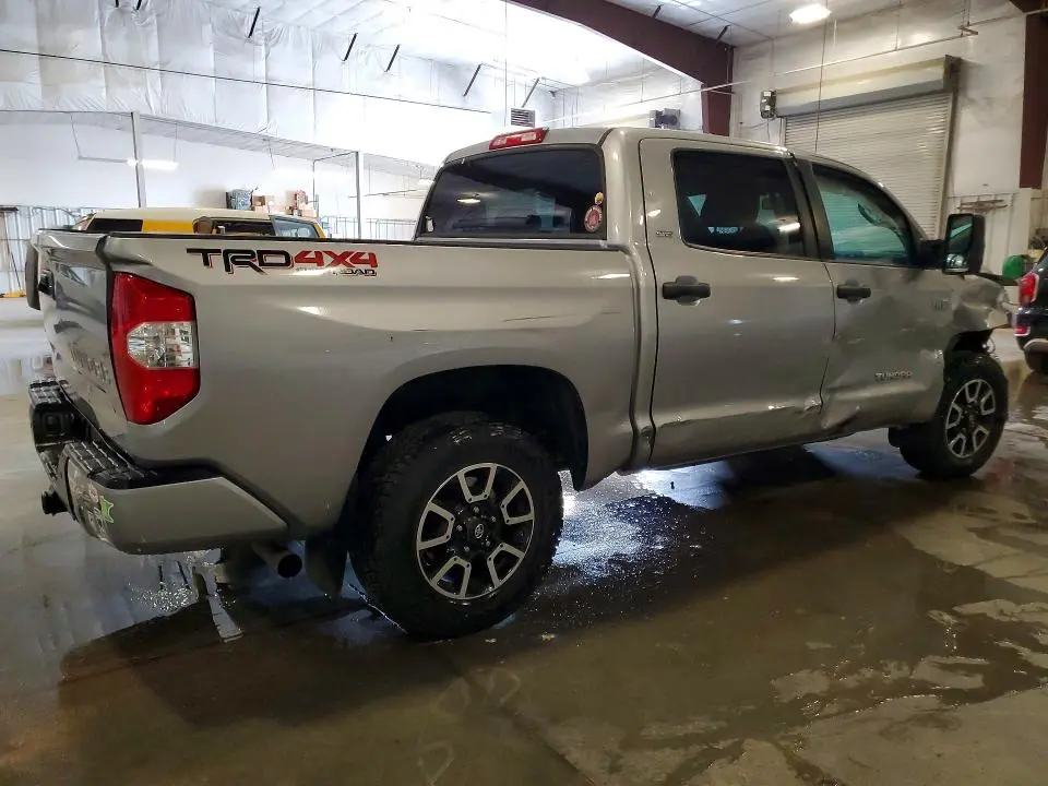 2017 TOYOTA TUNDRA SR5  