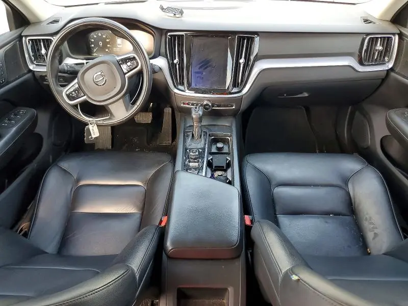 2020 VOLVO S60 T5 MOMENTUM  