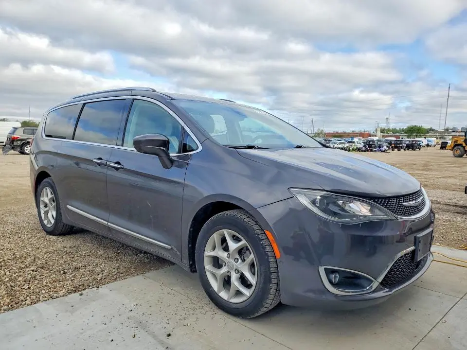 2017 CHRYSLER PACIFICA TOURING L PLUS  