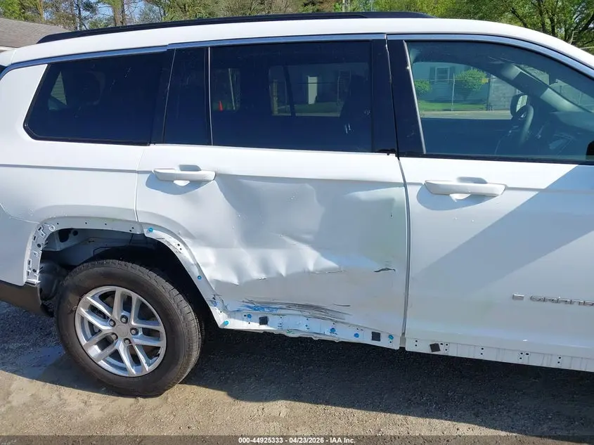 2025 JEEP GRAND CHEROKEE L LAREDO X 4X4