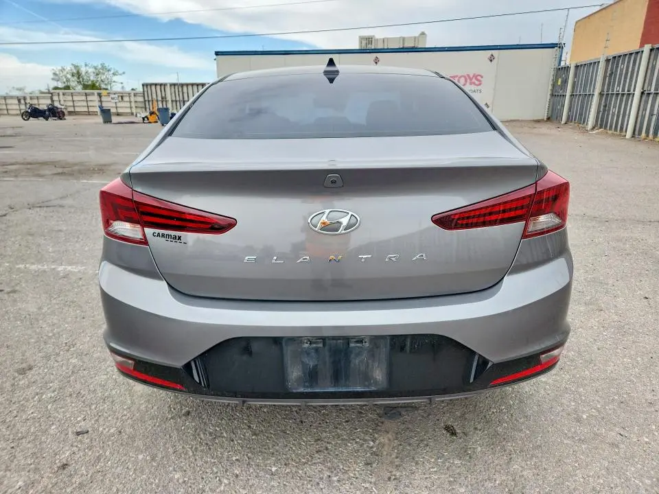 2020 HYUNDAI ELANTRA SEL  