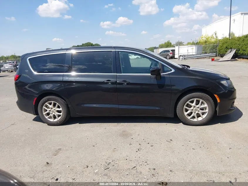 2021 CHRYSLER VOYAGER LX