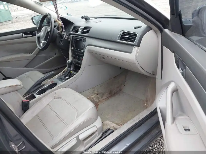 2015 VOLKSWAGEN PASSAT 1.8T SE