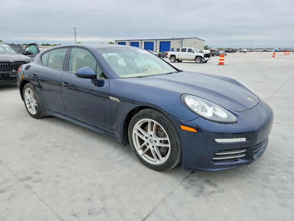 2014 PORSCHE PANAMERA 2  