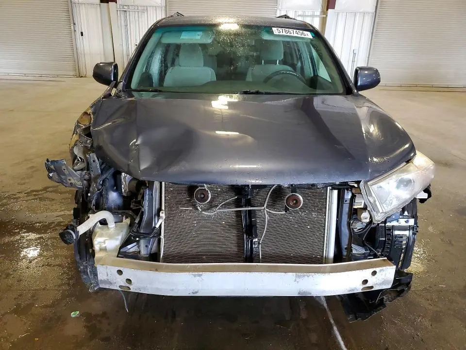 2011 TOYOTA HIGHLANDER BASE  