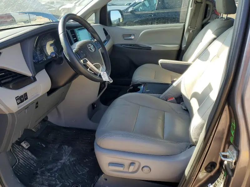 2019 TOYOTA SIENNA XLE PREMIUM 7-PASSENGER  