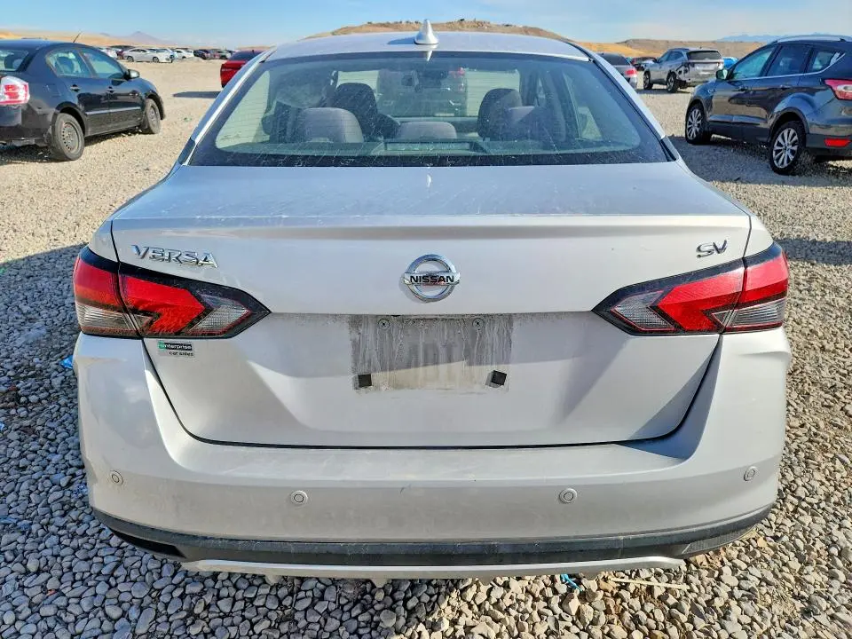2021 NISSAN VERSA SV  