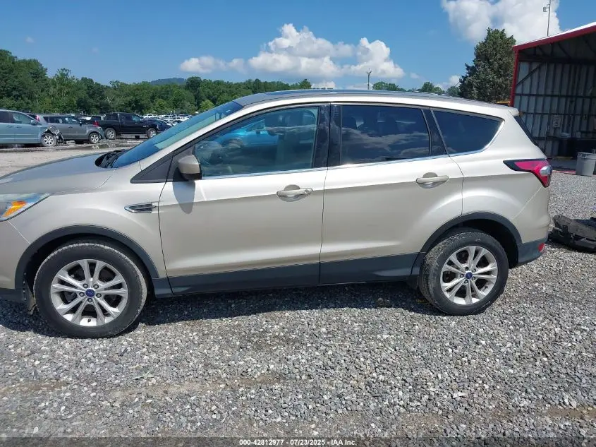 2017 FORD ESCAPE SE