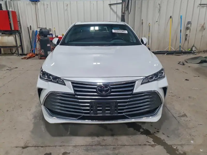 2019 TOYOTA AVALON XLE  