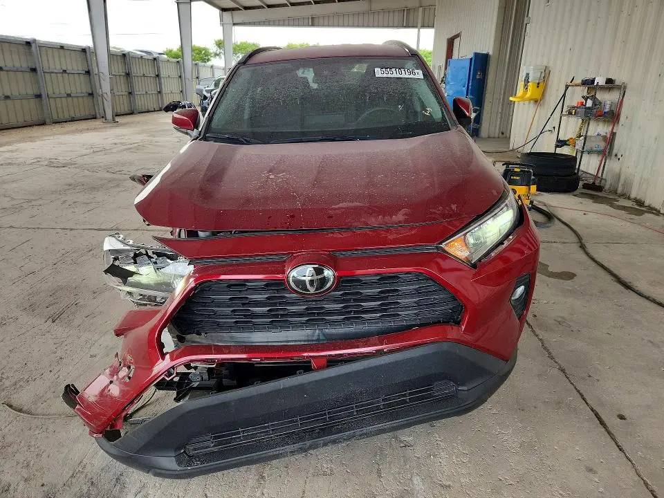2021 TOYOTA RAV4 XLE  