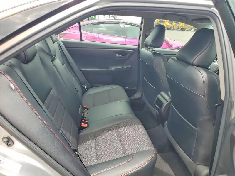 2017 TOYOTA CAMRY SE  