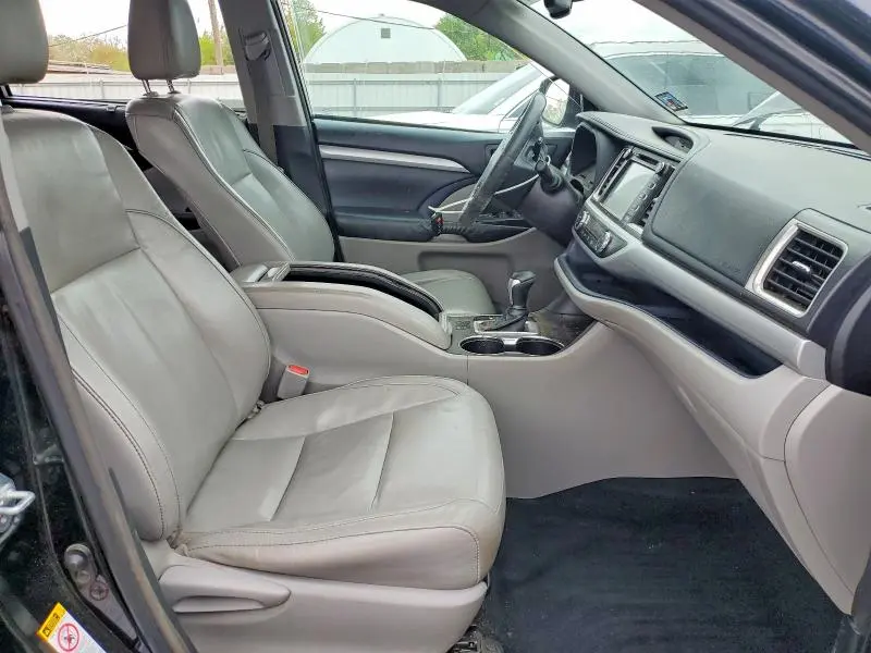 2015 TOYOTA HIGHLANDER XLE  
