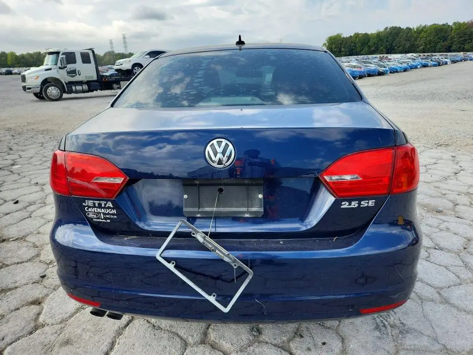 2013 VOLKSWAGEN JETTA SE  