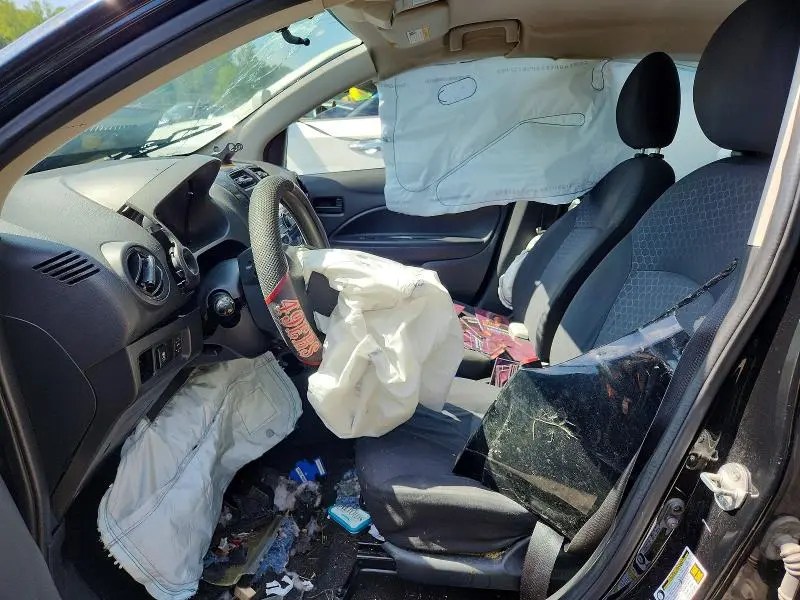 2015 MITSUBISHI MIRAGE DE  