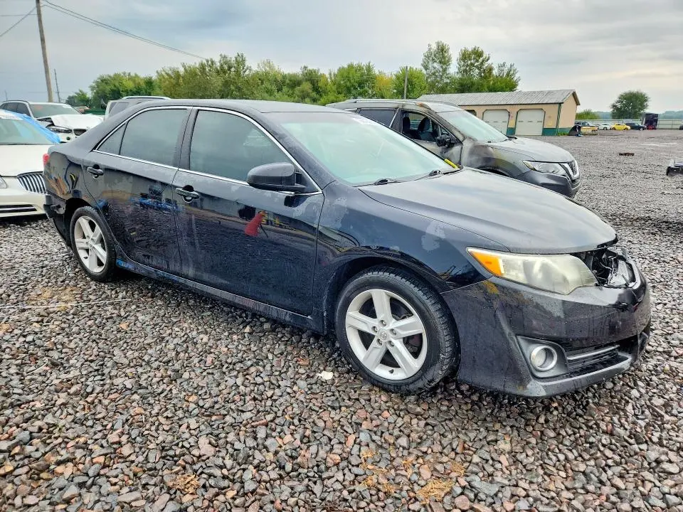 2014 TOYOTA CAMRY SE  