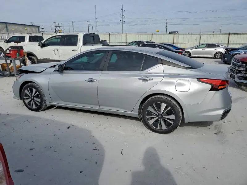 2021 NISSAN ALTIMA SV  