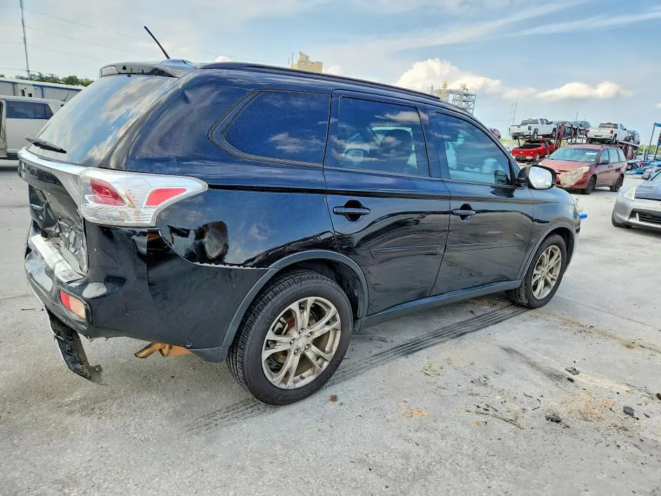2015 MITSUBISHI OUTLANDER SE  