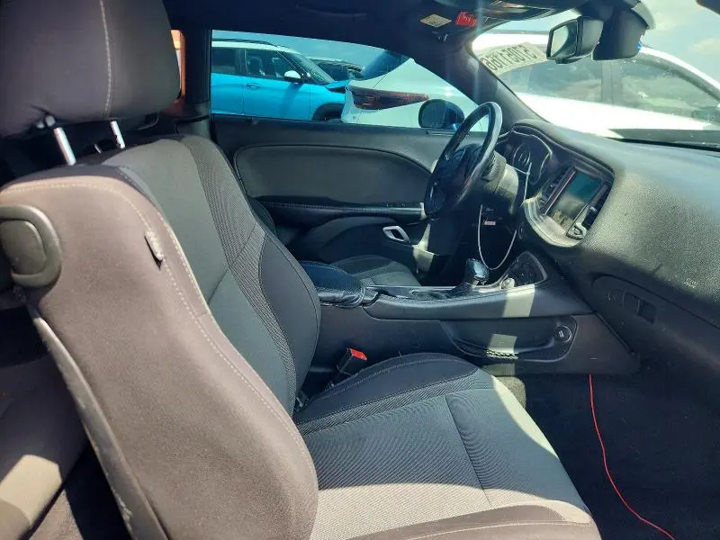 2015 DODGE CHALLENGER SXT  