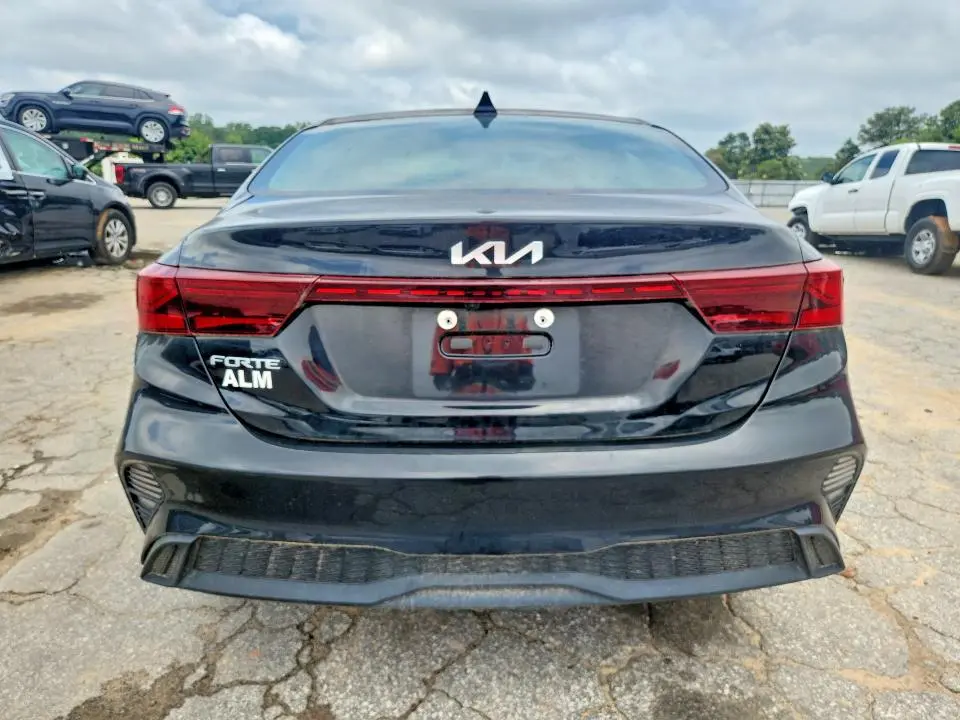 2022 KIA FORTE LXS  