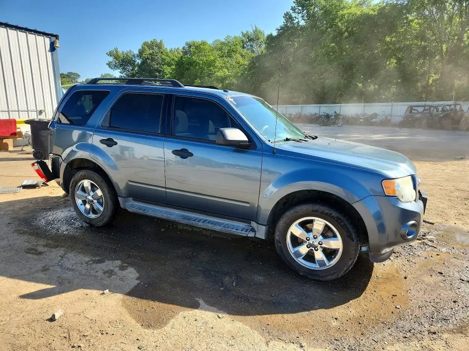 2011 FORD ESCAPE XLT  
