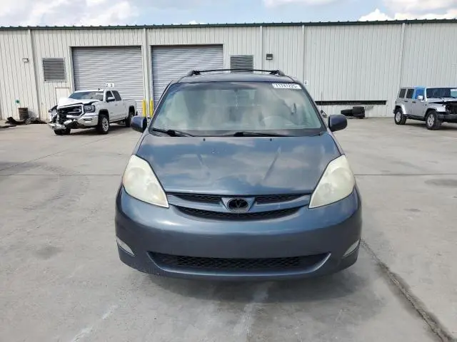 2010 TOYOTA SIENNA XLE  