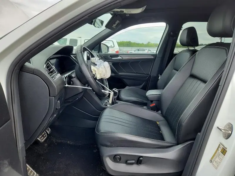 2023 VOLKSWAGEN TIGUAN SE R-LINE BLACK  