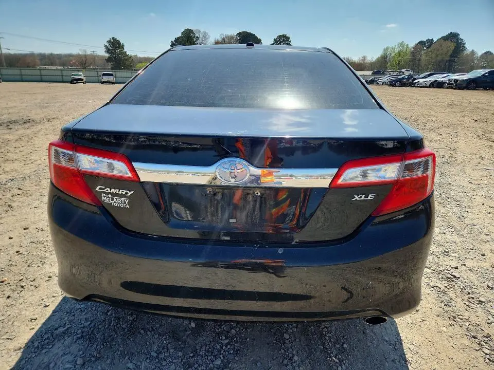 2014 TOYOTA CAMRY XLE  
