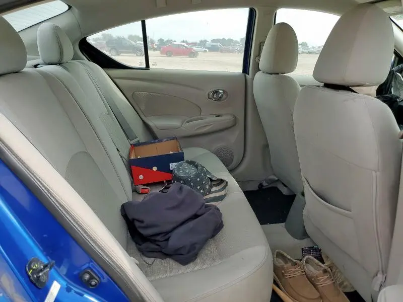 2015 NISSAN VERSA S  