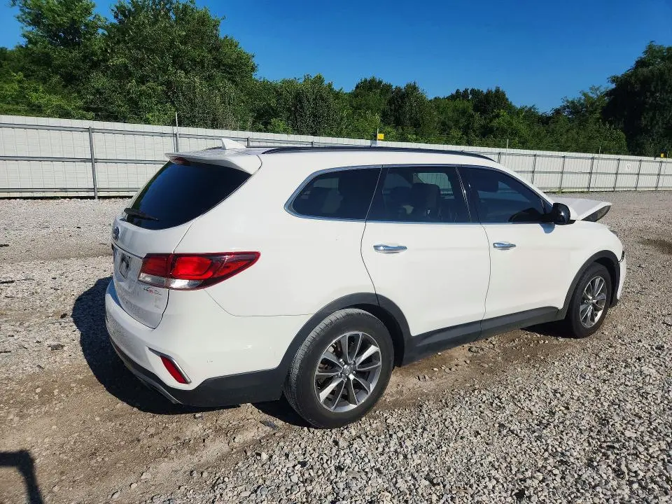 2017 HYUNDAI SANTA FE SE  