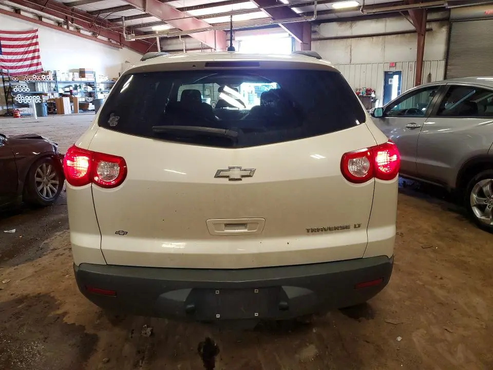 2011 CHEVROLET TRAVERSE LT  