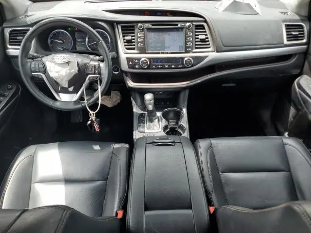 2019 TOYOTA HIGHLANDER SE  