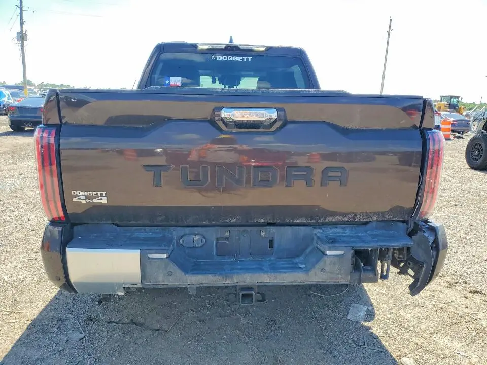 2024 TOYOTA TUNDRA CREWMAX LIMITED  