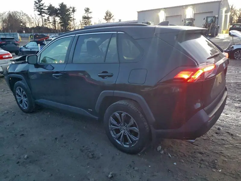 2022 TOYOTA RAV4 XLE PREMIUM  