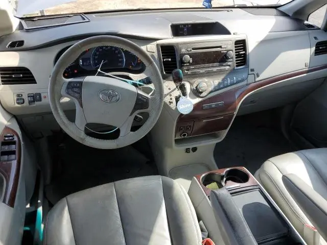 2012 TOYOTA SIENNA XLE  