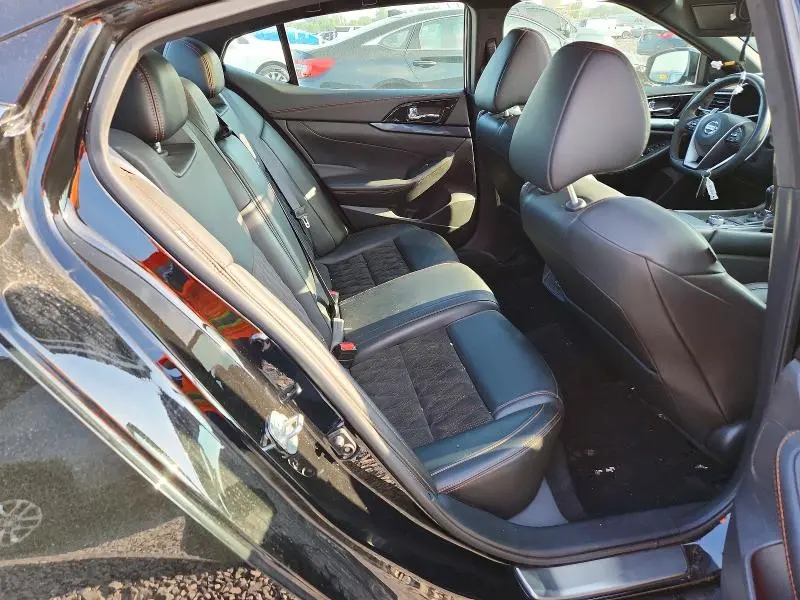 2021 NISSAN MAXIMA SR  