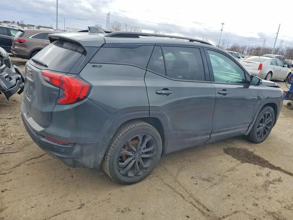 2021 GMC TERRAIN SLT  