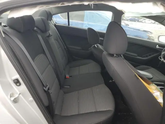 2017 KIA FORTE LX  