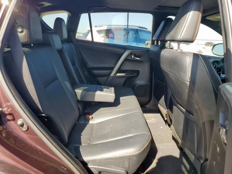 2016 TOYOTA RAV4 SE  