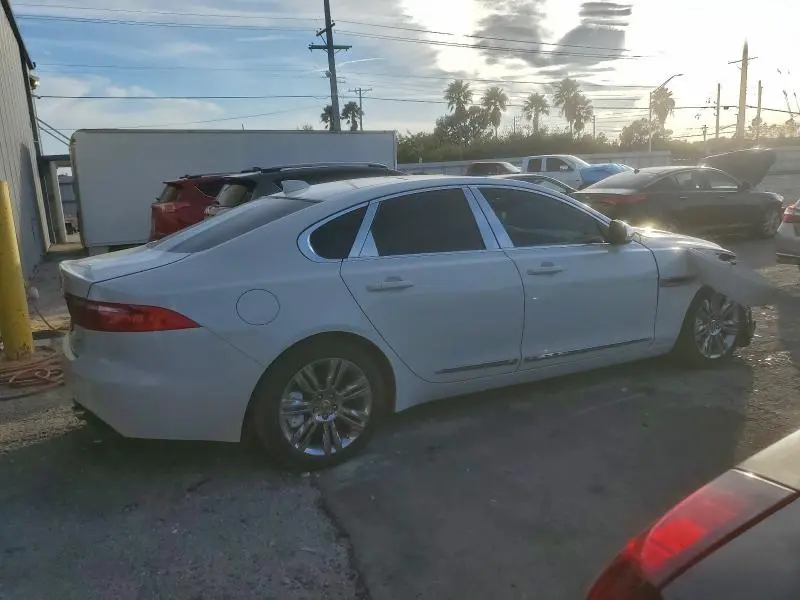 2019 JAGUAR XF PREMIUM  