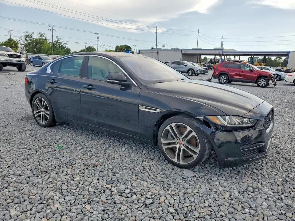 2018 JAGUAR XE PREMIUM  