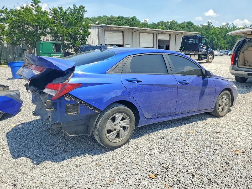 2024 HYUNDAI ELANTRA SE  