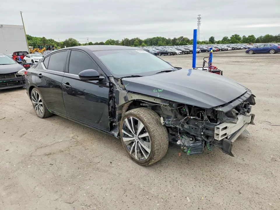 2020 NISSAN ALTIMA SR  