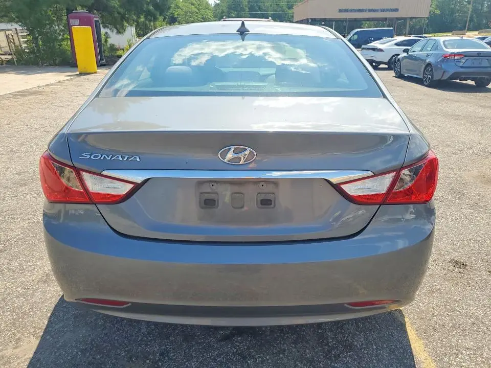 2013 HYUNDAI SONATA GLS  